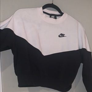 Nike Cropped Sweatshirt